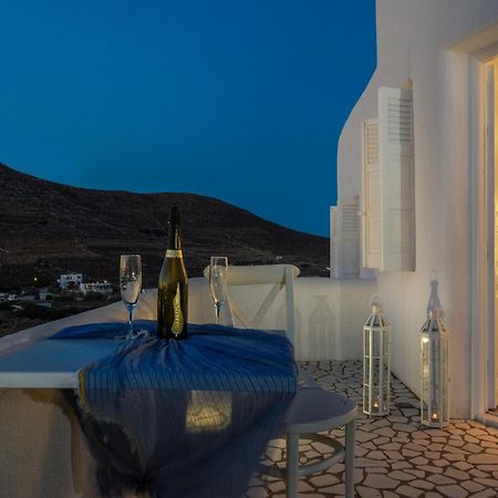 Aspalathras White Hotel Folégandros エクステリア 写真