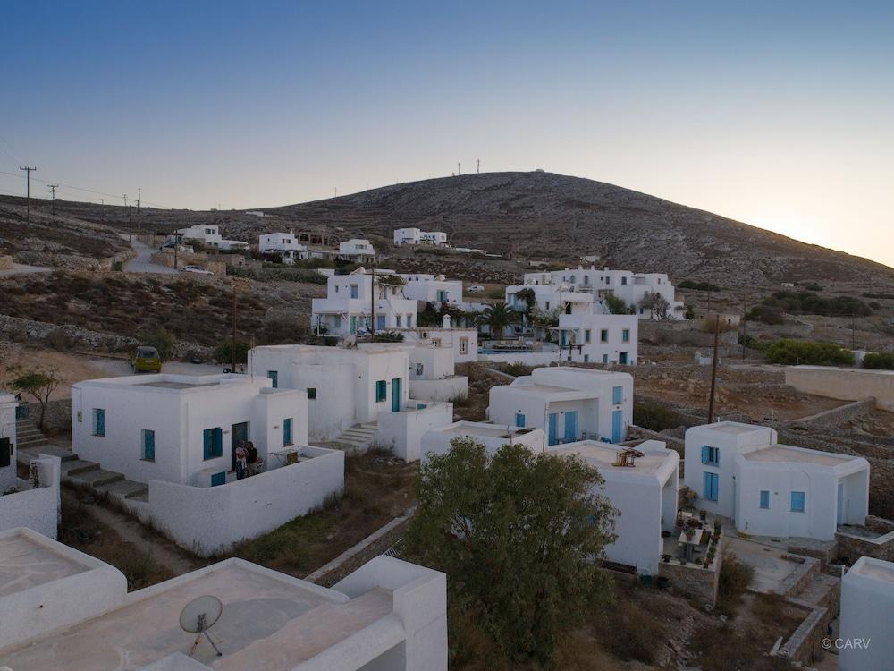 Aspalathras White Hotel Folégandros エクステリア 写真