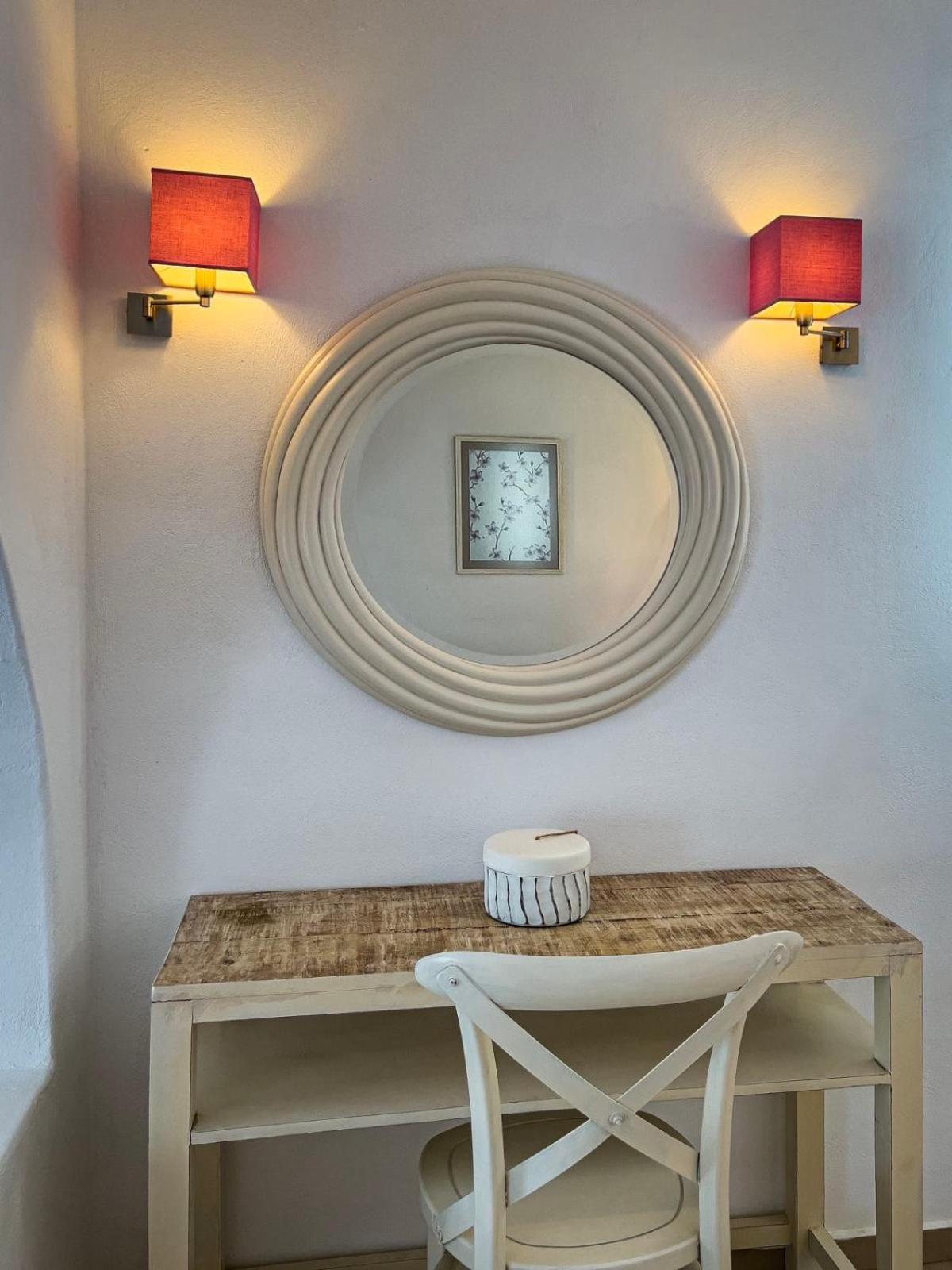 Aspalathras White Hotel Folégandros エクステリア 写真