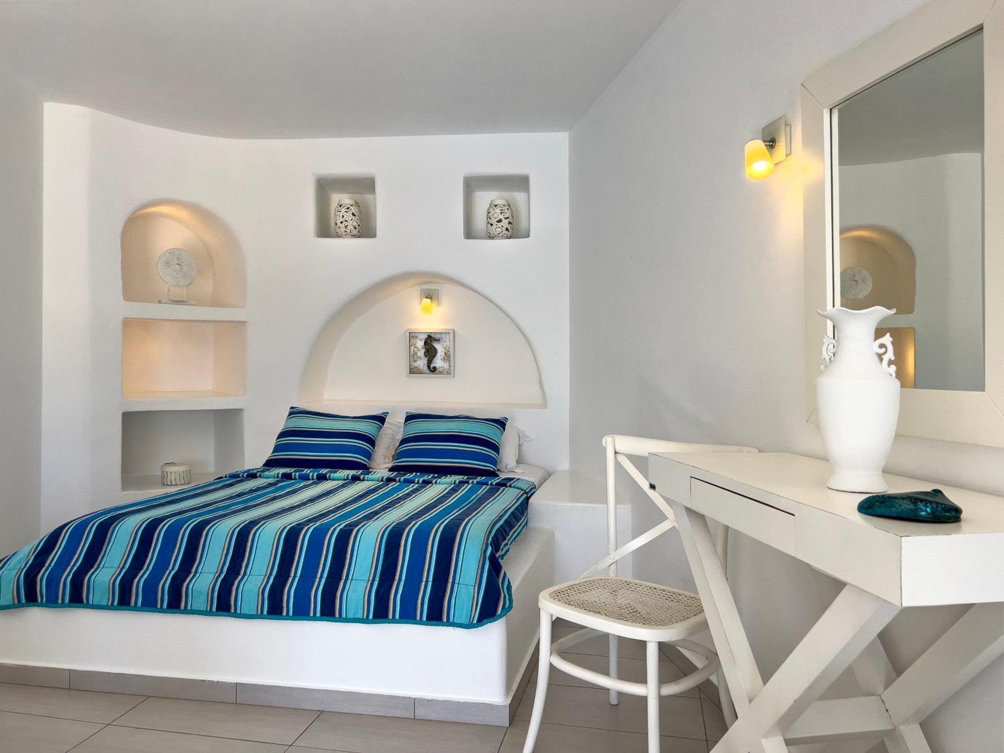 Aspalathras White Hotel Folégandros エクステリア 写真