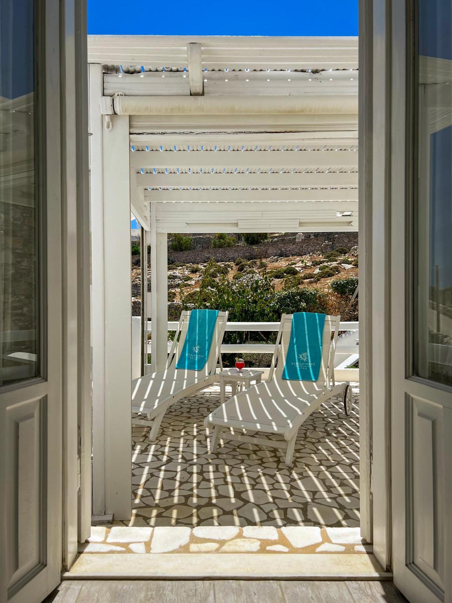 Aspalathras White Hotel Folégandros エクステリア 写真