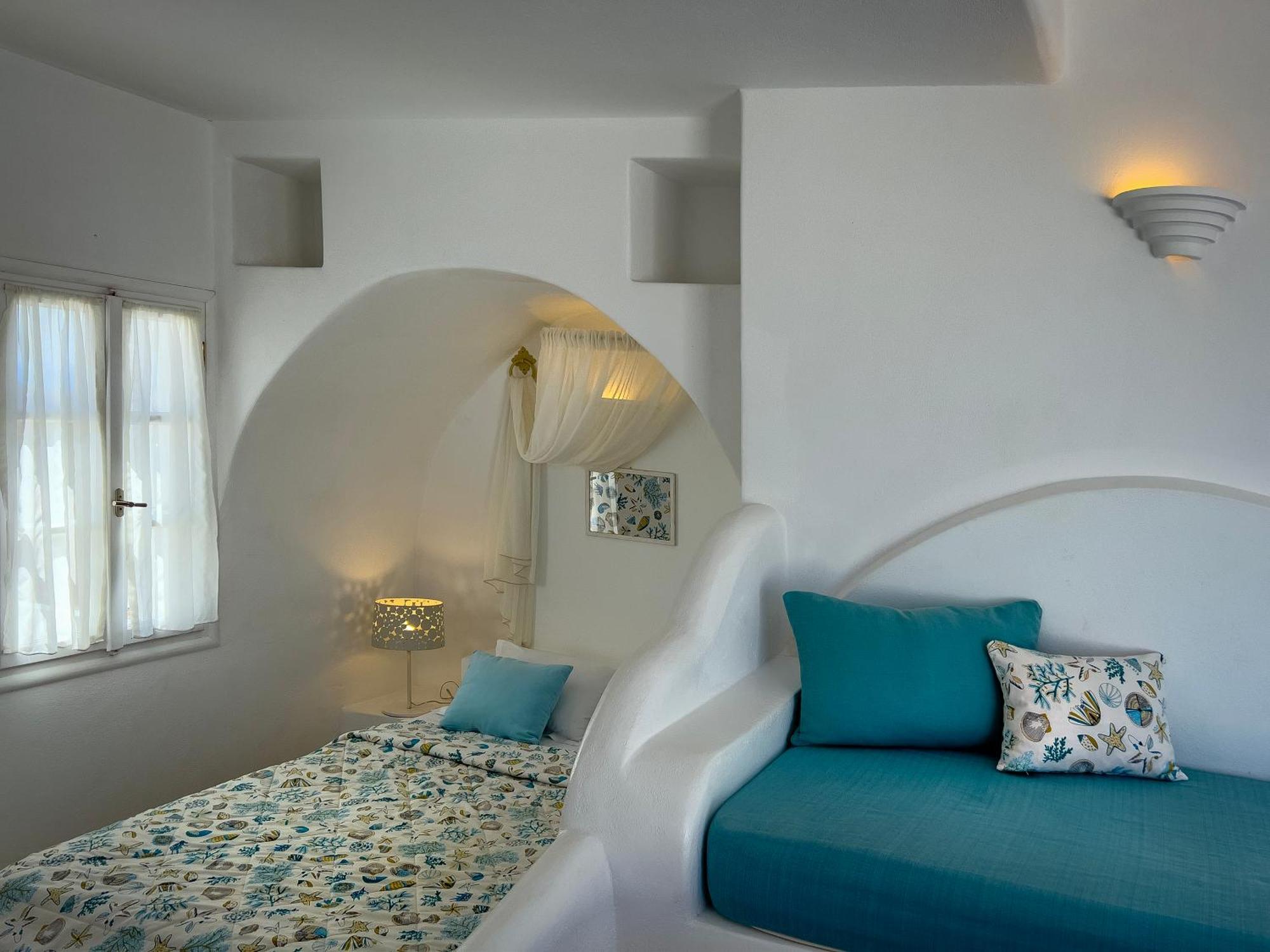 Aspalathras White Hotel Folégandros エクステリア 写真